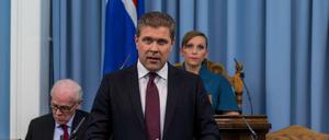 Premierminister Bjarni Benediktsson spricht vor dem Parlament in Reykjavik.