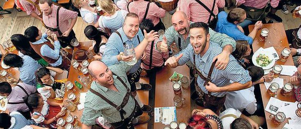 Besucher auf der Münchner Wiesn: Von den Bayern lernen heißt feiern lernen.