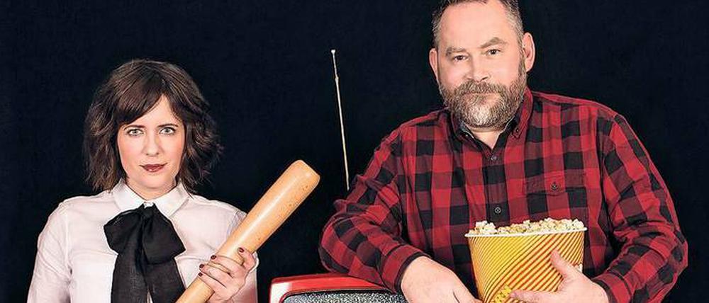 Seriensüchtig. Moderatorin Sarah Kuttner, 38, und Medien-Journalist Stefan Niggemeier, 47, besprechen wöchentlich im Musikstreamingdienst Deezer im Podcast „Das kleine Fernsehballett“ das TV-Programm, und zwar alles: klassische Fernsehsender, Youtube, Netflix, Amazon. Die zweite Staffel mit zwölf weiteren Folgen startet am 4. Oktober. 