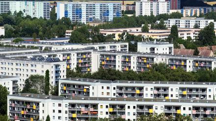 Sanierte Plattenbauten in Berlin Marzahn.
