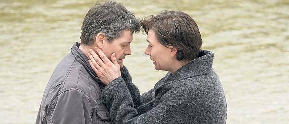 17 gemeinsame Jahre mit einer Lüge. Tomas (Fritz Karl) und Nike Frese (Christiane Paul) sind verzweifelt, Sohn Milan ist verschwunden.
