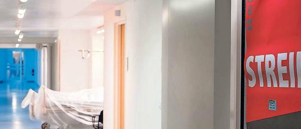 An der Charité wird gestreikt. Und auch andere Klinikbeschäftigte wollen am Dienstag vor dem Bundesgesundheitsministerium protestieren.