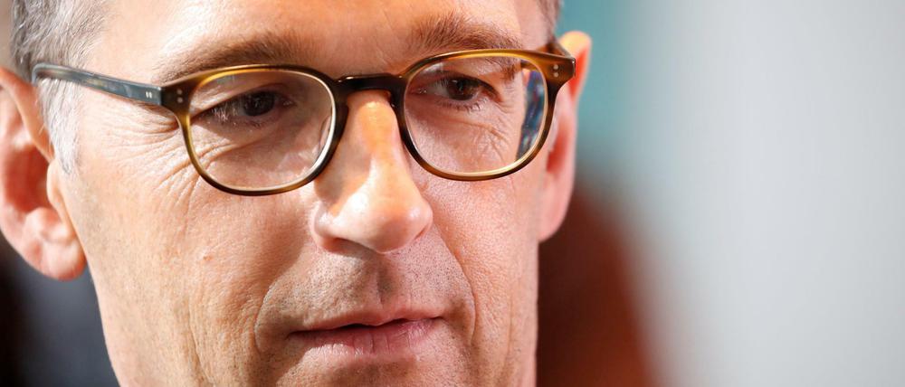 Skeptischer Blick, auch auf die Geschichte seines Ministeriums. Minister Heiko Maas ließ dazu eine Untersuchung veröffentlichen.
