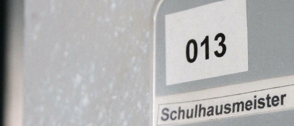 Schlüsselgewalt. In Mitte gibt es Streit um den Einsatz von Schulhausmeistern am Wahlsonntag.
