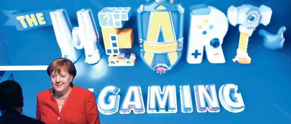 Herz für Spieler. Angela Merkel besuchte die Messe Gamescom, ihre Partei wolle E-Sports „positiv begleiten“.