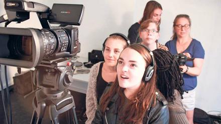 Der Film „Goldkinder“, ein Mix aus Doku, Musikclip und fiktionalen Elementen, ist in den Jahren 2013 bis 2016 entstanden.