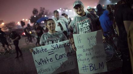 Die gewalttätigen Proteste sind abgeflaut, am Dienstag versammelten sich die Demonstranten friedlich.