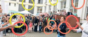 Die jungen Artisten vom Kinder- und Jugendzirkus Cabuwazi zeigten ihr Können. 