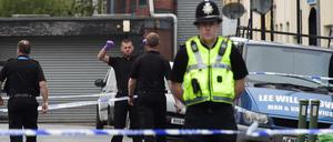 Die britische Polizei setzte drei weitere Männer fest.