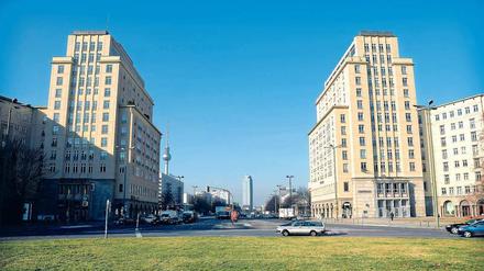 Blick in die Karl-Marx-Allee vom Strausberger Platz.
