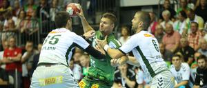 Kroatischer Block. Drago Vukovic (rechts) und Marko Kopljar kennen sich noch aus der Nationalmannschaft - jetzt halten sie den Abwehr-Laden bei den Füchsen Berlin dicht. 