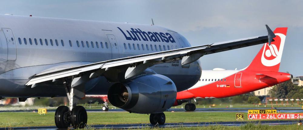 Lufthansa wird wohl den größten Teil der insolventen Fluggesellschaft Air Berlin übernehmen.
