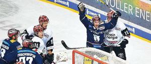 Volltreffer. Sean Backman bejubelt seinen Siegtreffer gegen Köln.