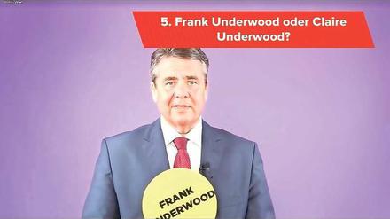 Unterlegt mit lustiger Musik. Bundesaußenminister Sigmar Gabriel (SPD) musste vor der „BuzzFeed“-Kamera 21 Flachwitze vorlesen. Das gefiel 5200 Facebook-Nutzern.