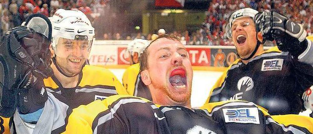 Meister! Ziesche im April 2003 nach dem Titelgewinn mit Krefeld.