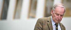 Alexander Gauland hatte im Wahlkampf mit rassistischen Äußerungen provoziert - einigen seiner neuen Fraktionskollegen dürfte das gefallen haben.