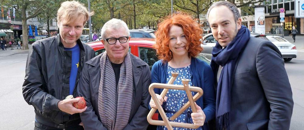 Tim Renner, Daniel Libeskind, Avitall Gerstetter und Sergey Lagodinsky (v.l.n.r.) sprachen auf dem Ku'damm über ihr Projekt.