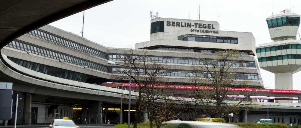 Der Flughafen Tegel soll offen bleiben - so wollen es jedenfalls die Berliner.