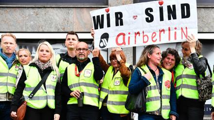 Rund 80 Prozent der Belegschaft von Air Berlin könnte übernommen werden, teilte die insolvente Fluggesellschaft mit.