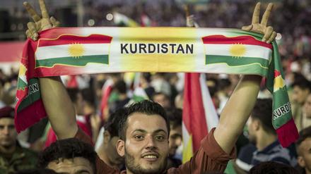 Zehntausende Kurden kamen zur Abschlusskundgebung in die nordirakische Stadt Erbil.