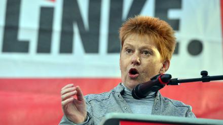 Petra Pau gewinnt Marzahn-Hellersdorf auch diesmal direkt - ihre Partei, die Linke, schneidet schlechter ab. Die AfD ist zweitstärkste Partei.