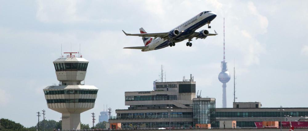 Abflug Tegel. Die Berliner wollen offenbar, dass hier weiter Flugzeuge starten. Auch nach der Eröffnung des BER.