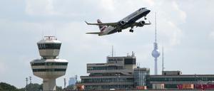 Abflug Tegel. Die Berliner wollen offenbar, dass hier weiter Flugzeuge starten. Auch nach der Eröffnung des BER.