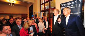 Unter Entscheidern. Tagesspiegel-Herausgeber Sebastian Turner (links) und „Zeit“-Geschäftsführer Rainer Esser am Wahlabend.