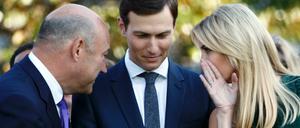 Ganz privat - auch bei ihren E-Mails: Gary Cohn (v. l.), Jared Kushner und Ivanka Trump 