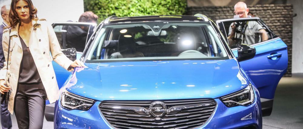 Opel gehört jetzt zu Peugeot Citroen PSA - das verschlechtert die CO2-Bilanz der Franzosen.
