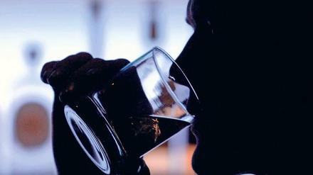Sucht und Ordnung. Medikamente sollen Alkoholabhängigen helfen, den Drang zu trinken in den Griff zu bekommen.
