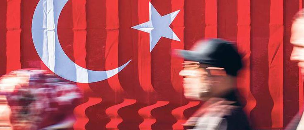 Der Wahlschein als Privileg. Viele Bewohner Berlins dürfen mangels deutscher Staatsbürgerschaft nicht abstimmen. 