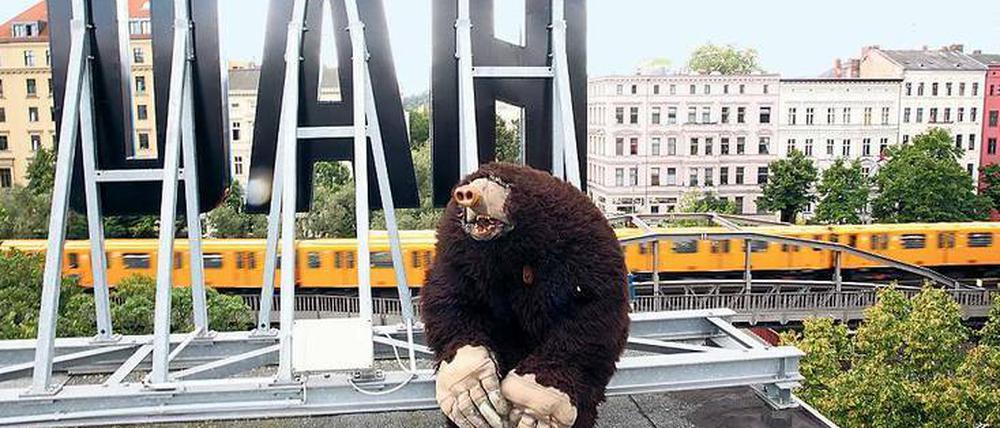 Perspektivenwechsel. Philippe Quesne erhielt seine Einladung ans HAU im Rahmen des Festivals „Der Maulwurf macht weiter. Tiere / Politik / Performance“.