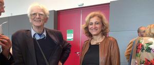 Die Nachfolgerin. Hans-Christian Ströbele mit Canan Bayram im Bundestag.