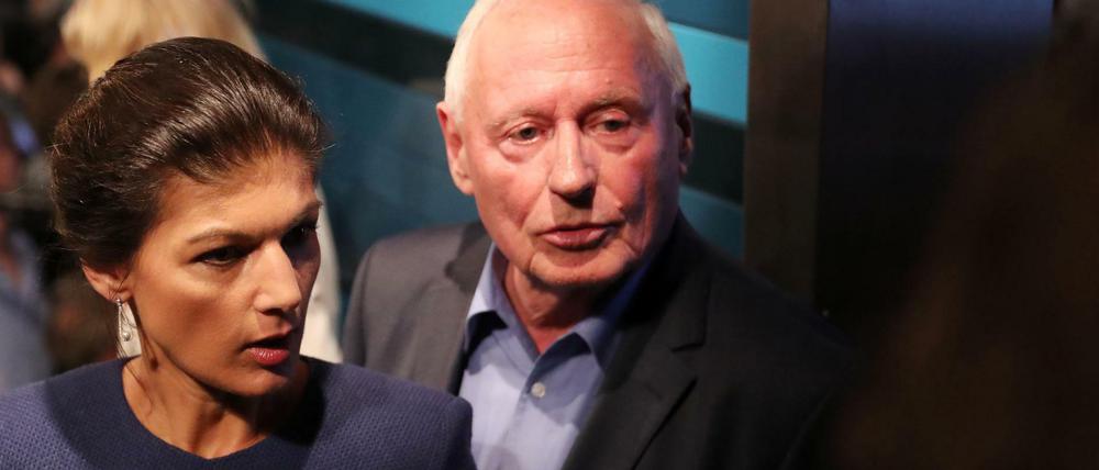 Linken-Politiker Sahra Wagenknecht, Oskar Lafontaine am Sonntagabend auf der Wahlparty im Festsaal Kreuzberg.
