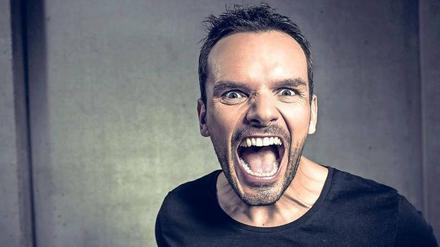 Das ist fett. Steffen Henssler, 45, Restaurantbesitzer, TV–Koch, nun Entertainer mit „Schlag den Henssler“ (Pro7, Samstag, 20 Uhr 15), der Nachfolgeshow von „Schlag den Raab“. Henssler tritt dabei live in verschiedenen Disziplinen gegen einen Kandidaten an. 