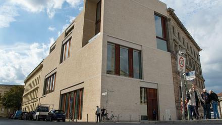 Das umstrittene Chipperfield-Haus am Kupfergraben geht nun doch in den Bestand der Stiftung Preußischer Kulturbesitz über.