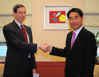 Kim Jae-Shin ist seit 2012 außerordentlicher und bevollmächtigter Botschafter der Republik Korea in der Bundesrepublik Deutschland.