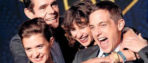 Tom Tykwer mit seiner Frau Marie Steinmann und den Hauptdarstellern Liv Lisa Fries und Volker Bruch auf der Premiere.