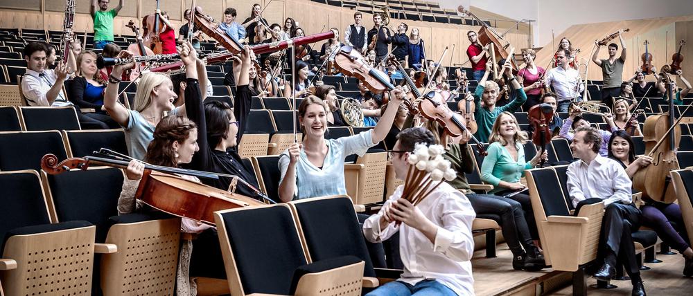 Mit Begeisterung. In der Jungen Deutschen Philharmonie spielen Musiker im Alter von 18 bis 28 Jahren.