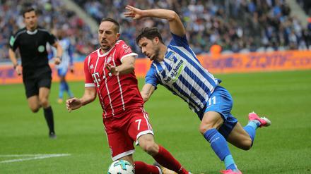 Am Boden. Franck Ribéry musste mit einer schweren Knieverletzung ausgewechselt werden. 