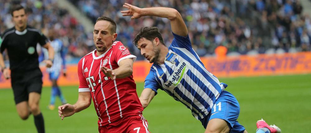 Am Boden. Franck Ribéry musste mit einer schweren Knieverletzung ausgewechselt werden.