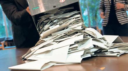 Haufenweise Pannen. Die Wahl zum Bundestag und der Volksentscheid über die Zukunft von Tegel am selben Tag hat Berlin überfordert.
