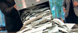 Haufenweise Pannen. Die Wahl zum Bundestag und der Volksentscheid über die Zukunft von Tegel am selben Tag hat Berlin überfordert.