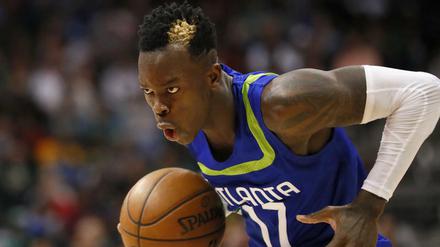 Dennis Schröder und der Basketball. Das passt. Andere Dinge bereiten ihm mehr Probleme.