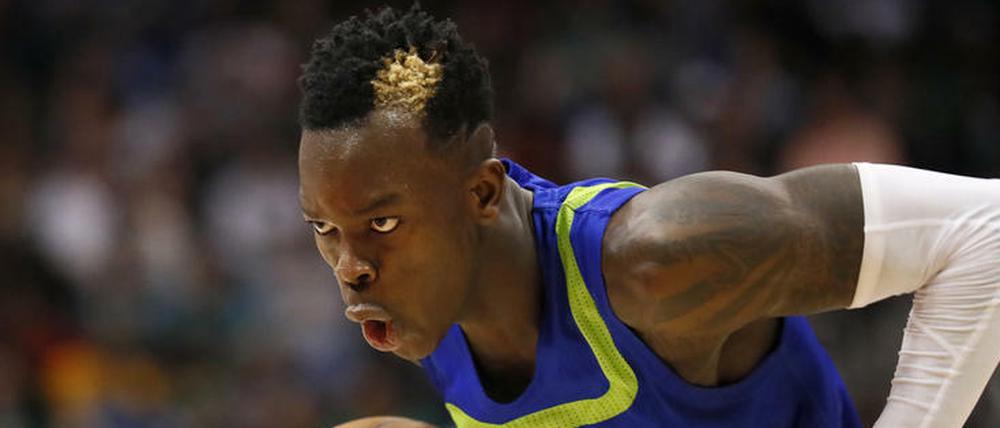 Dennis Schröder und der Basketball. Das passt. Andere Dinge bereiten ihm mehr Probleme.