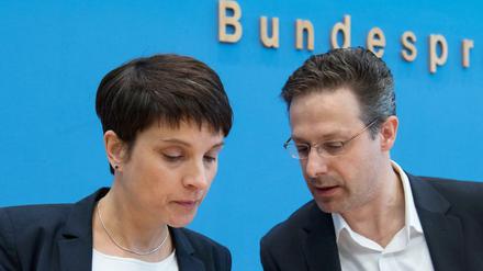 Frauke Petry (l) und ihr Mann, Marcus Pretzell, haben der AfD den Rücken gekehrt. 