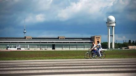 Große Freiheit. Auf dem Tempelhofer Feld ist viel Platz. Aber ein Risiko, wenn langsame und schnelle Freizeitsportler sich begegnen, bleibt.