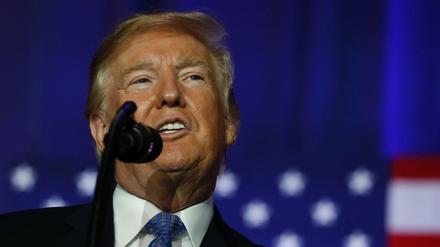 US-Präsident Donald Trump hatte bereits am Sonntag per Verordnung neue Einreisebeschränkungen für Bürger aus acht Staaten verhängt. 