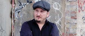 Ornament eines abgehängten Alltags. Sven Heuchert, 1977 im rheinischen Troisdorf geboren, erzählt von kaputten Trinkern, Prostituierten und Zuhältern.